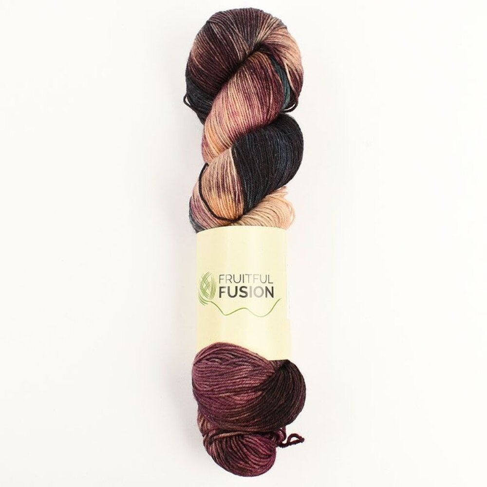 Fruitful Fusion Superwash BFL 4-Ply Fingering Weight Yarn 100g 400m The Big Pond